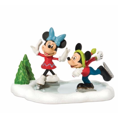 UNBOXED - Disney Village - Mickey & Minnie Go Skating