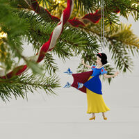2021 Hallmark Keepsake Ornament - Disney Snow White and the Seven Dwarfs With a Smile and a Song