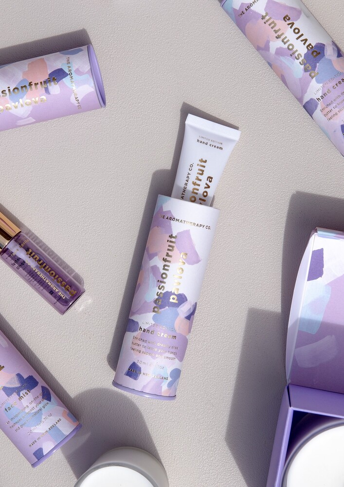 THE AROMATHERAPY CO Festive Favours Hand Cream Passionfruit Pavlova