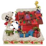 Peanuts by Jim Shore - Snoopy With Woodstock Decorating