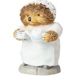 Beatrix Potter Mini Figurine - Mrs. Tiggy-Winkle Pouring Tea
