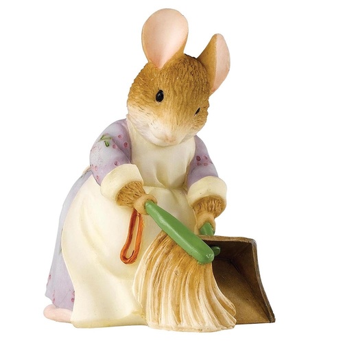 Beatrix Potter Mini Figurine - Hunca Munca Sweeping