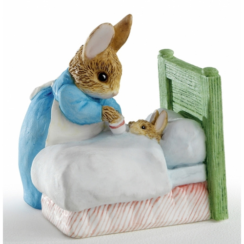 Beatrix Potter Mini Figurine - Mrs Rabbit and Peter