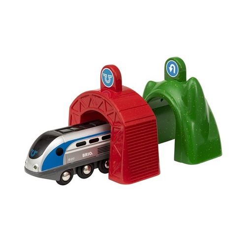 BRIO World - Smart Engine with Action Tunnels