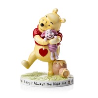 English Ladies Winnie The Pooh - A Hug is Always the Right Size - Figurine