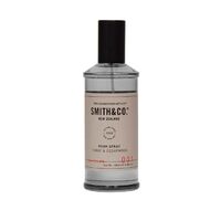 THE AROMATHERAPY CO Smith & Co Room Spray - Tabac & Cedarwood